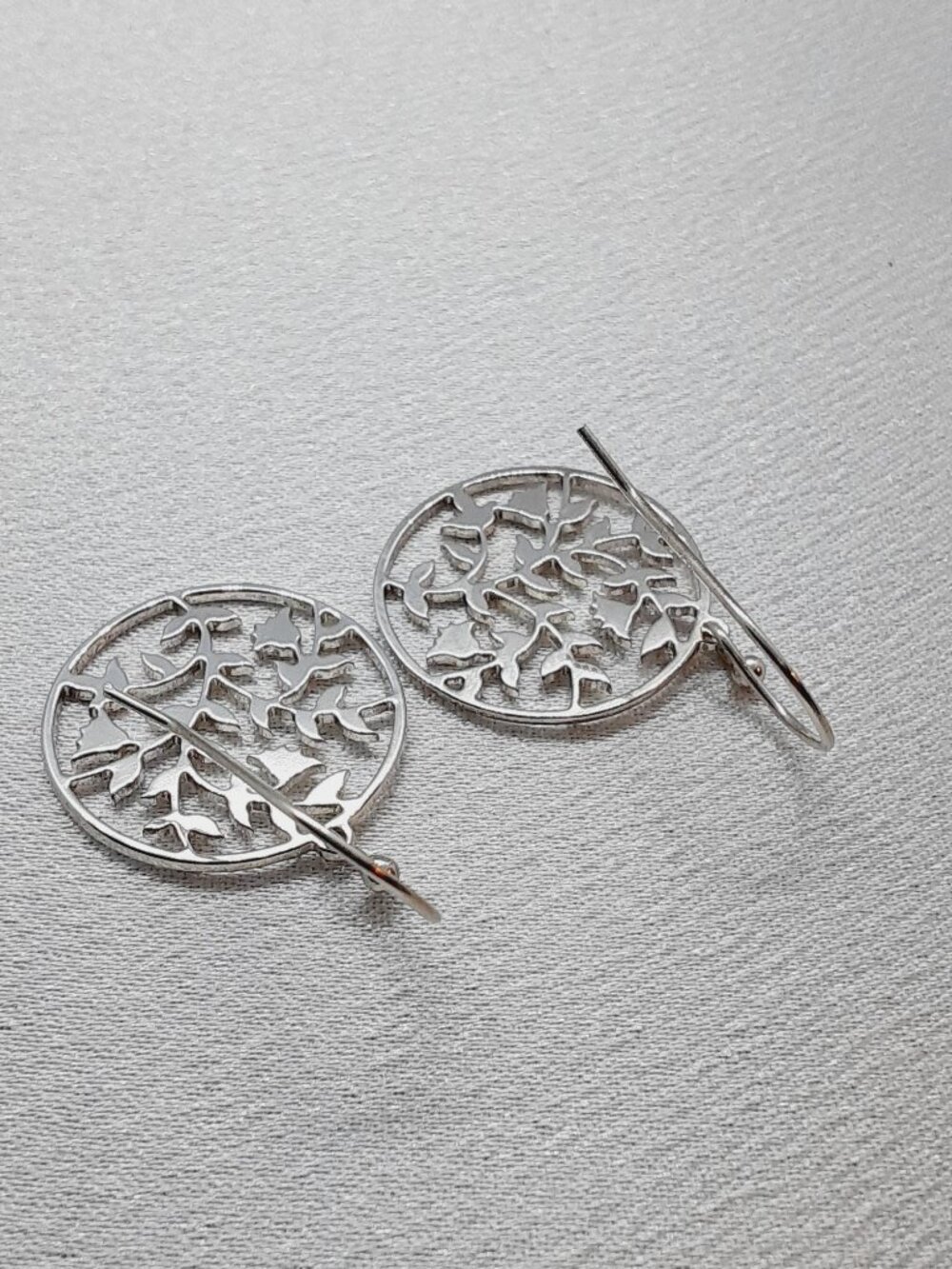 NEW Holly Yashi silver round cut-out earrings - Picture 5 of 12